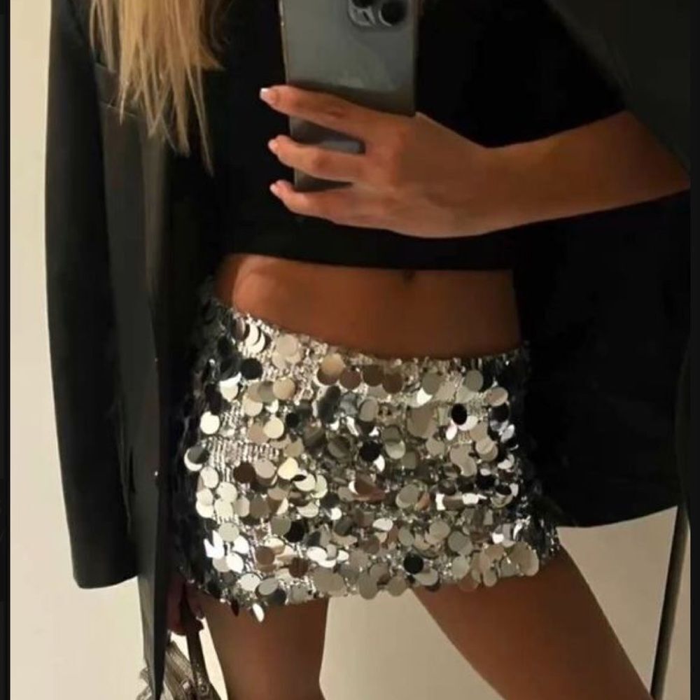 Silver sequin skirt - Picture 4 of 10